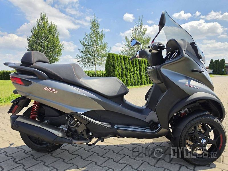 Piaggio MP3 500 (2022) - fotka 4 z 16
