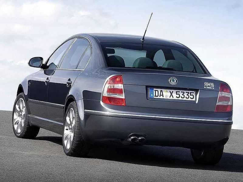 Škoda Superb první generace.