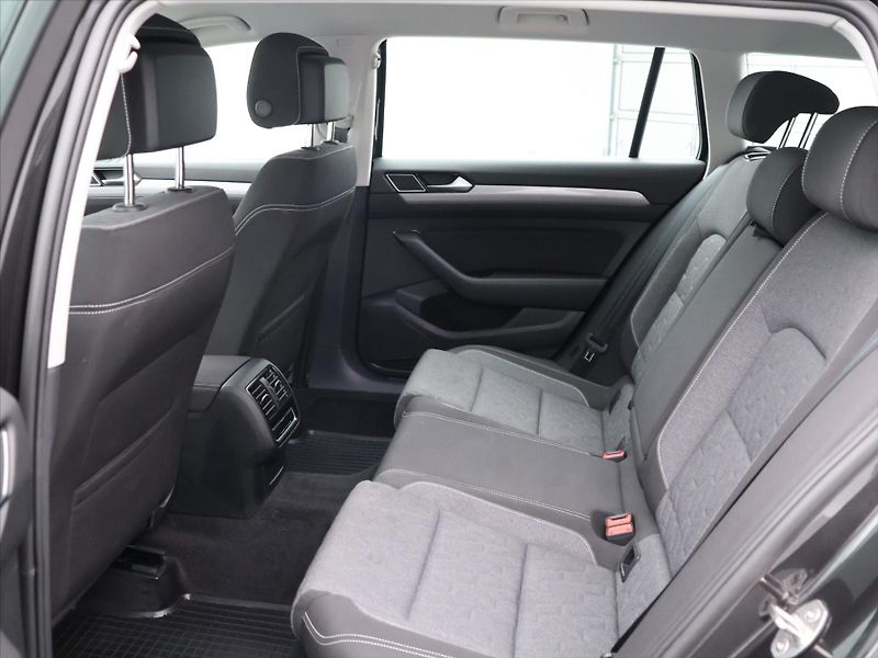 Volkswagen Passat Variant 1,5 TSI EVO 110kW Klima CZ DPH - fotka 13 z 29