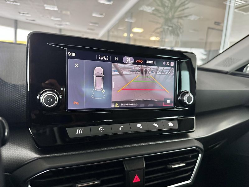 Seat Leon 1,0eTSI DSG*STYLE*Kamera*DPH - fotka 21 z 34