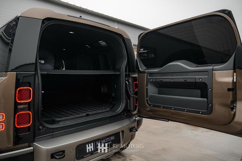 Land Rover Defender (2025) D250 MHEV X-Dynamic SE - fotka 21 z 52