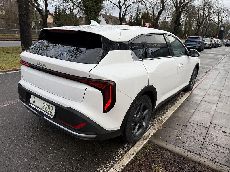 Kia K4 1,6 T-GDi GPF 7DCT TOP 110 KW  - fotka 7 z 10