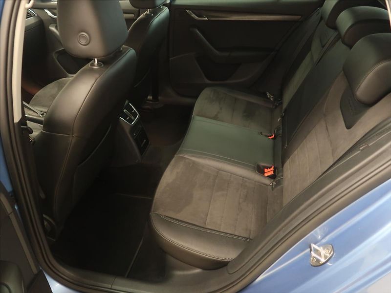 Škoda Octavia 2,0 TDI 135KW DSG SCOUT TOP! - fotka 15 z 39