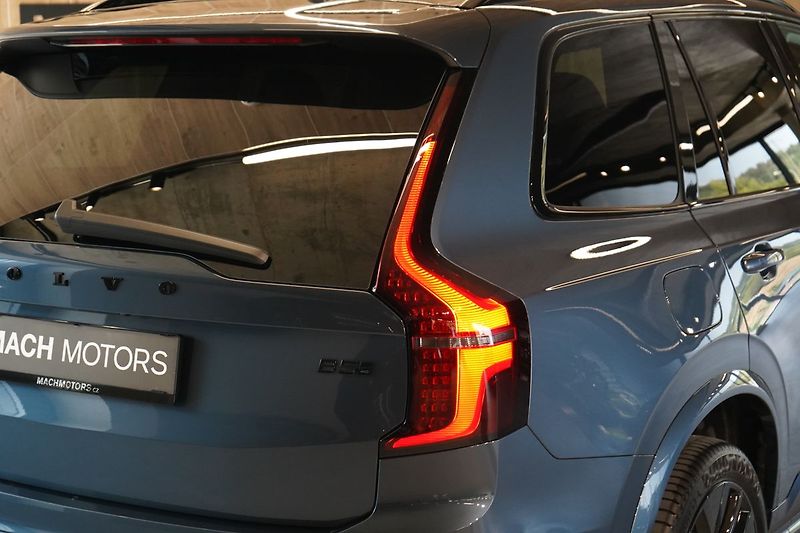 Volvo XC90 B5 PLUS Black Edition, 360° - fotka 9 z 48