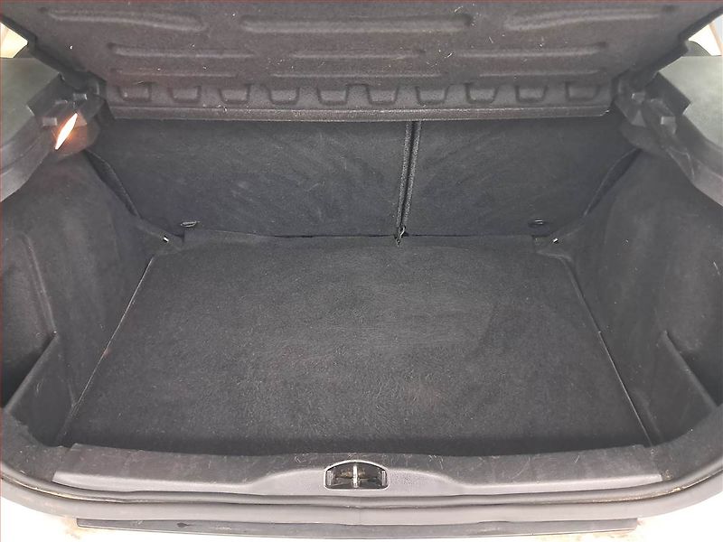 Citroën C4 (2009) 2.0 HDI, Tažné, zamluveno - fotka 13 z 18