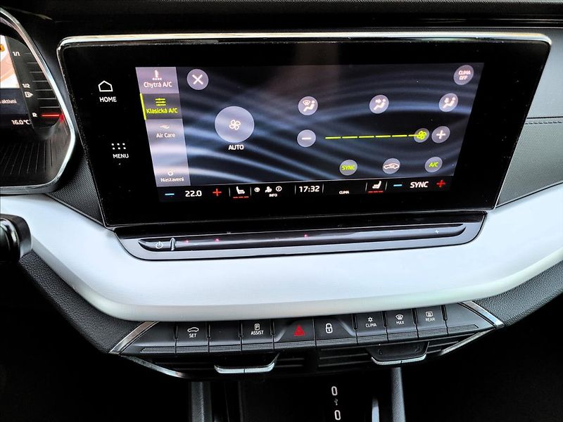 Škoda Octavia 1,0 TSI,CLEVER,LED,VÝHŘEV,NAVI - fotka 36 z 50