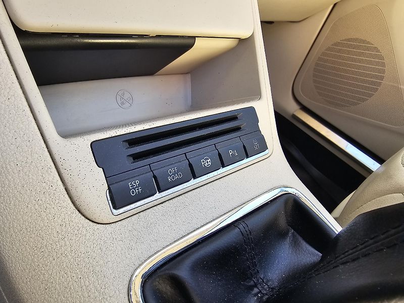 Volkswagen Tiguan (2009) 2.0TDI, 4MOTION, PANORAMA - fotka 14 z 21