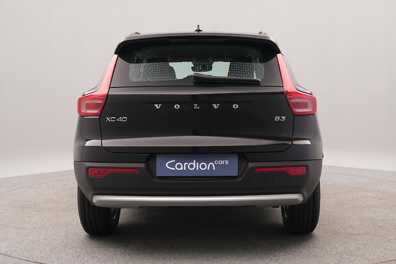 Volvo XC40 (2026) B3 AUT ESSENTIAL - fotka 11 z 20