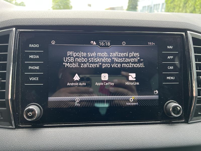 Škoda Karoq Style+ 1.5TSi 110kw PŮVOD ČR - fotka 25 z 46