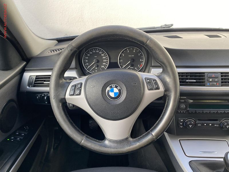 BMW Řada 3 (2006) 2.0i 318i, AC, park.asist - fotka 11 z 16