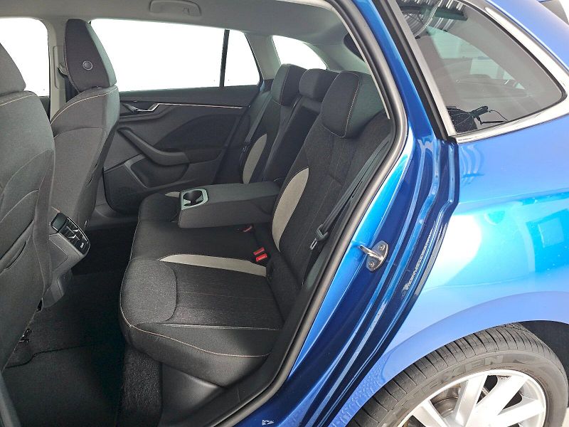 Škoda Scala (2025) 1.0TSi 85kW TOP SELECTION - fotka 7 z 28