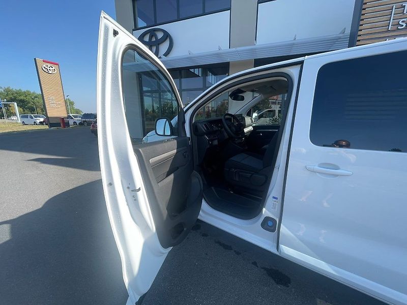 Toyota ProAce Verso 2.2D 150HP M/T L2 Family - fotka 12 z 31