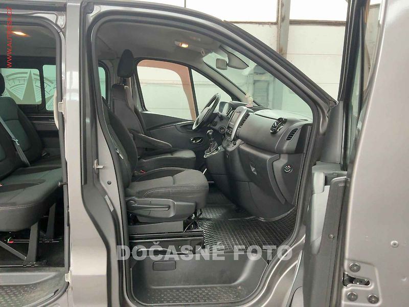 Opel Vivaro (2015) 1.6CDTi 8míst, Navi, kamera - fotka 8 z 10