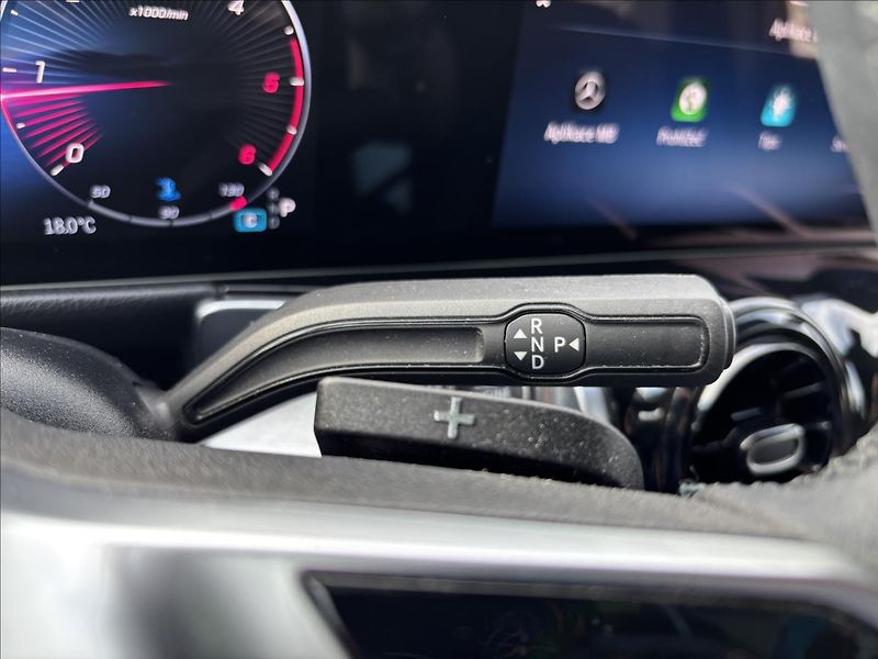 Mercedes-Benz GLB 2,0 200d 110kW 4Matic DCT - fotka 32 z 45