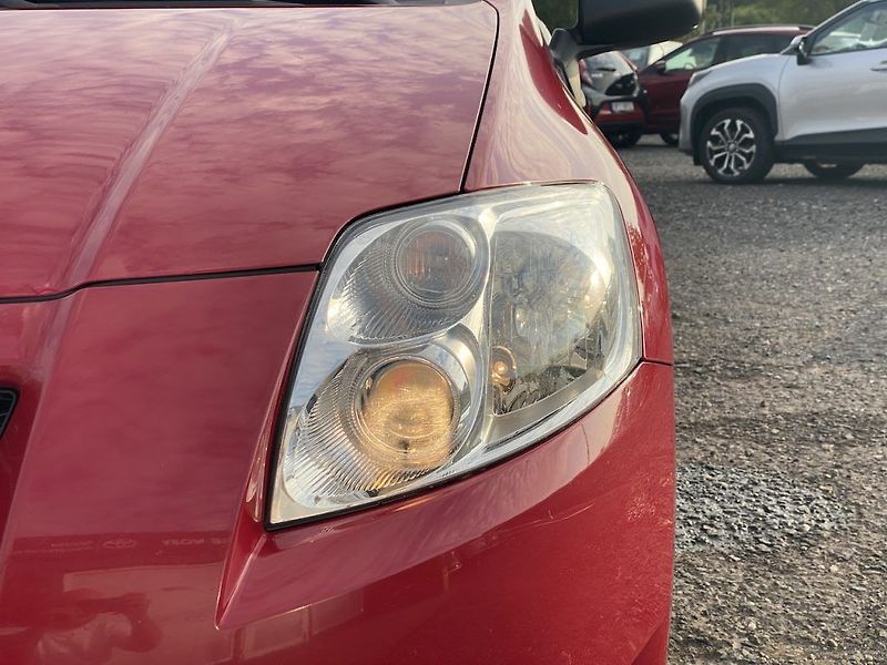 Toyota Auris 1.4i, ČR, manual, klima - fotka 8 z 12