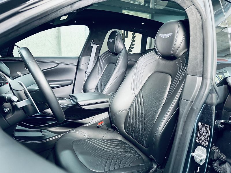 Aston Martin DBX (2021) 550*AIR*XENON.GREY*TOP - fotka 22 z 48