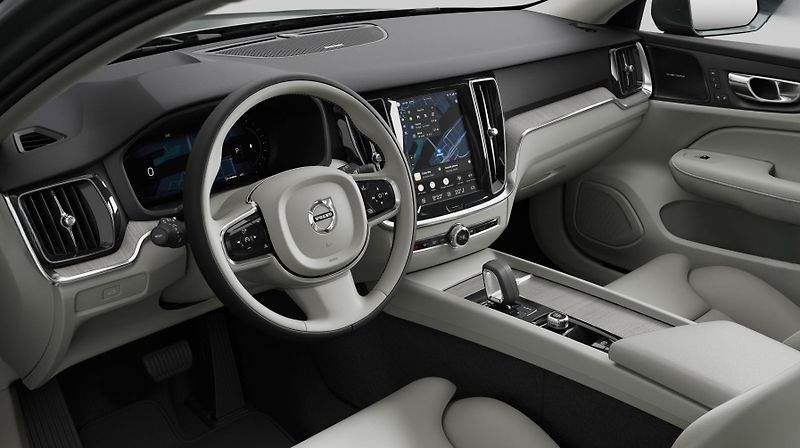 Volvo V60 (2026) B4 BRIGHT PLUS AUT - fotka 2 z 16