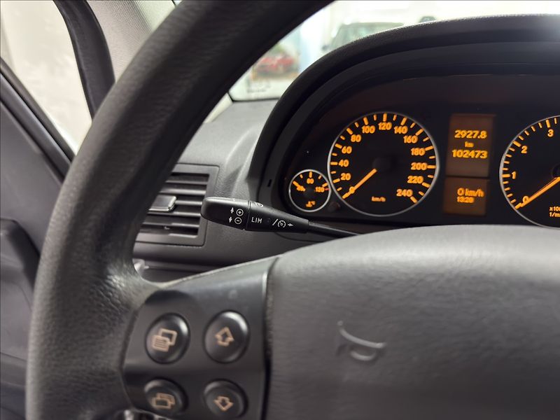 Mercedes-Benz Třídy A 1,7   i AUTOMAT TAŽNÉ ALU STK - fotka 11 z 28