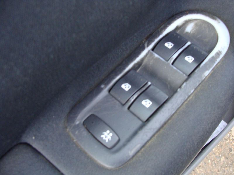 Renault Scénic 1.6i 16V, velmi zachovalý - fotka 11 z 22