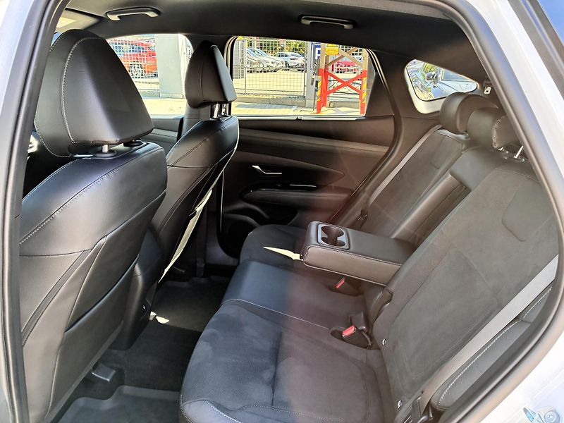 Hyundai Tucson 1.6T-GDi 118kW REZERVACE - fotka 14 z 31
