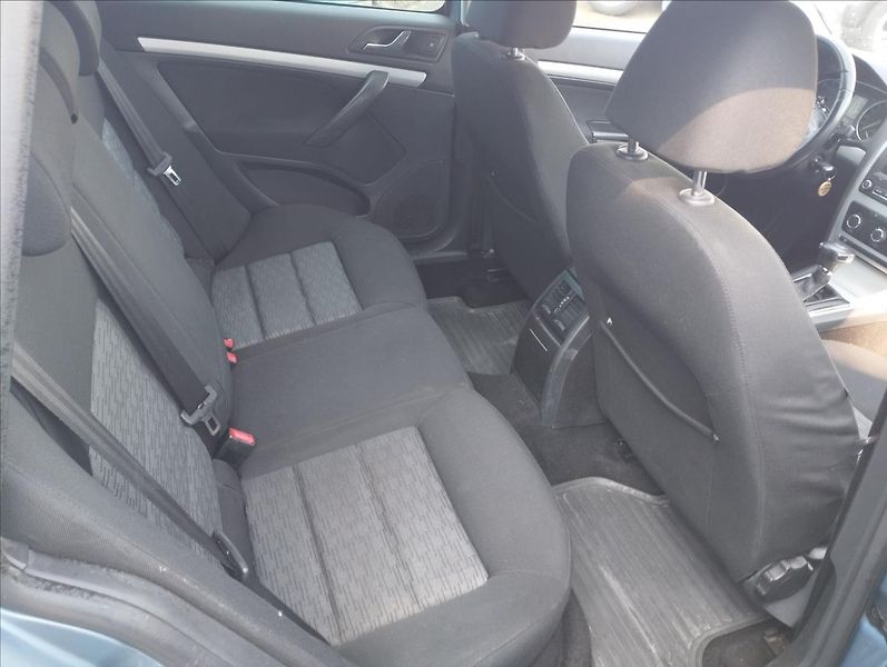 Škoda Octavia 1,6 MPi 75KW DSG - fotka 9 z 18