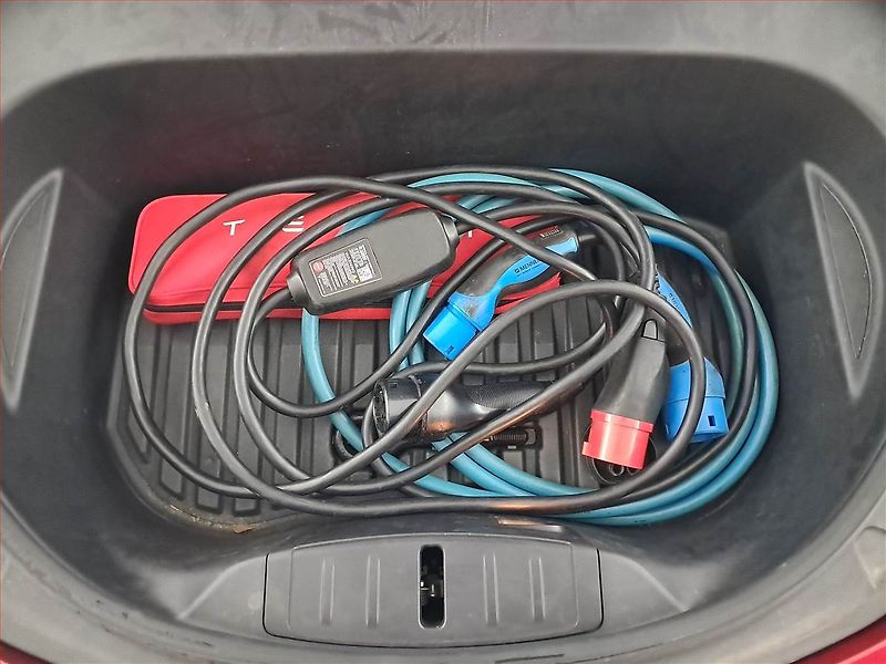 Tesla Model 3 (2020) Long Range 4WD 78kWh, SoH 86% - fotka 17 z 24