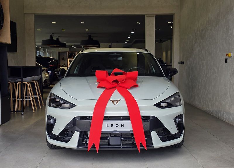 Cupra Leon (2026) SP VZ 2.0 TSI 333k DSG 4WD - fotka 2 z 12