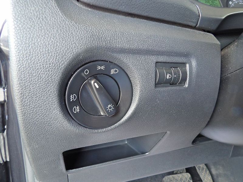 Škoda Roomster 1.2TSI 77kW DSG Ambition - fotka 12 z 36