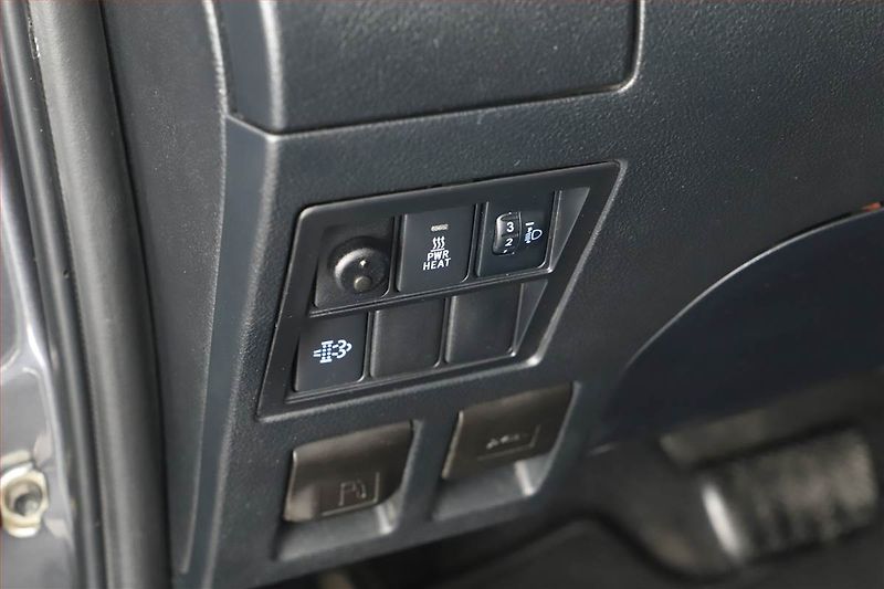 Toyota Hilux (2020) 2.4 D-4D - fotka 17 z 18