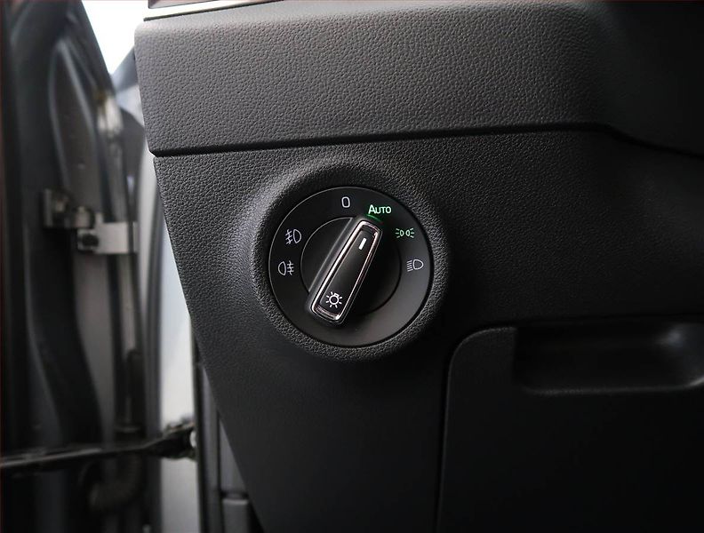 Škoda Karoq (2019) 2.0 TDI, 4X4, Automat - fotka 28 z 29