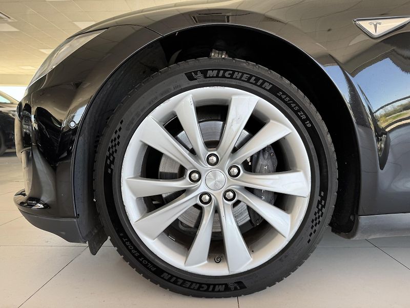 Tesla Model S 90D AWD*CCS*Vzduch - fotka 30 z 31