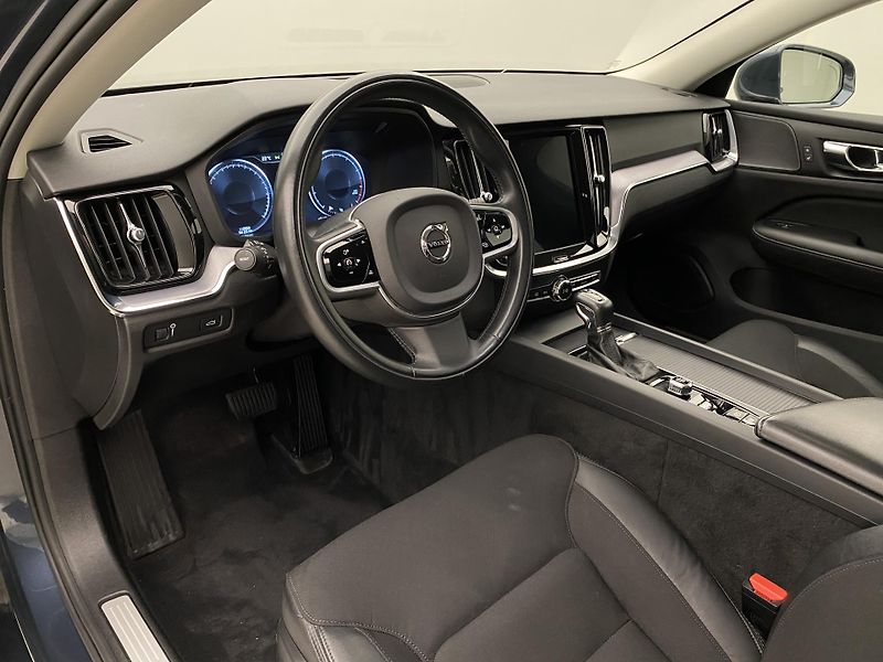 Volvo S60 T4 MOMENTUM AUT  - fotka 4 z 42