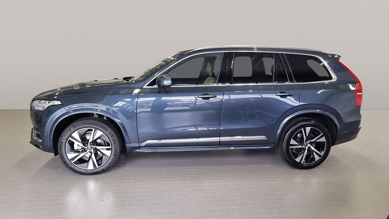 Volvo XC90 (2025) B5 2.0L 250+14 HP AT8 AWD PLUS - fotka 4 z 20