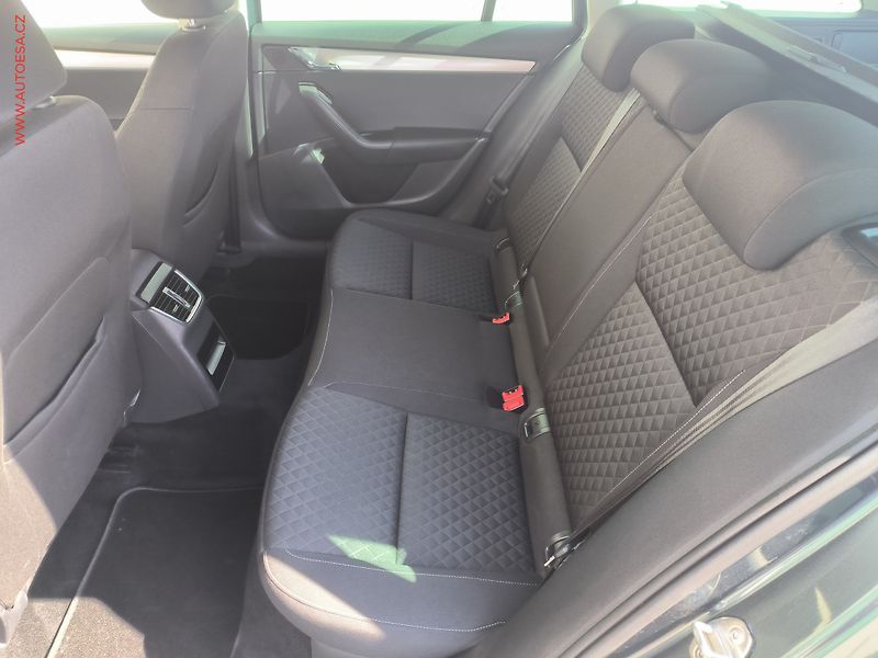 Škoda Octavia (2017) 1.8 TSi, Drive, DSG, LED, - fotka 10 z 25