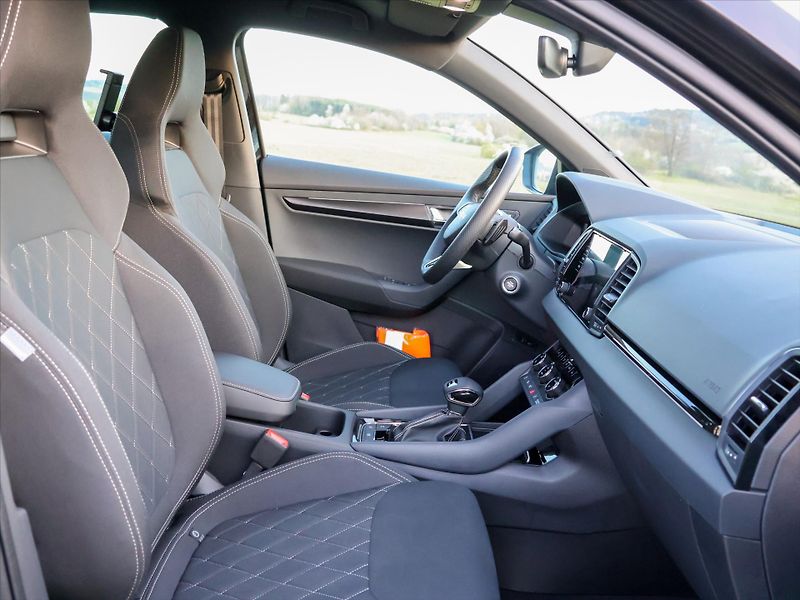 Škoda Karoq 2,0 TDI 4x4 DSG Sportline DPH - fotka 14 z 42