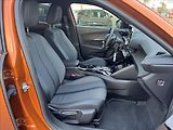 Peugeot 2008 1,2 PT  Allure EAT8 zár 4/28 - náhled 21
