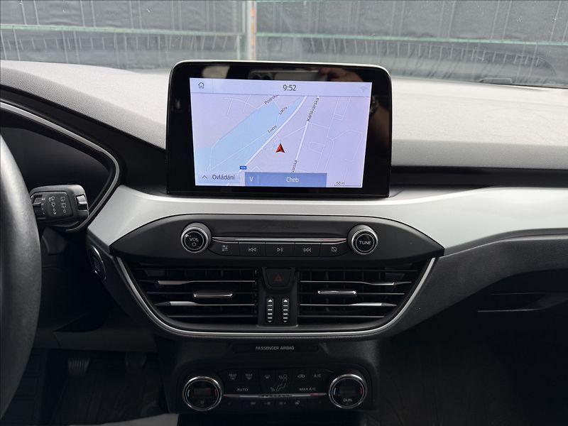 Ford Focus 1.5 TDCi EcoBlue - fotka 10 z 19