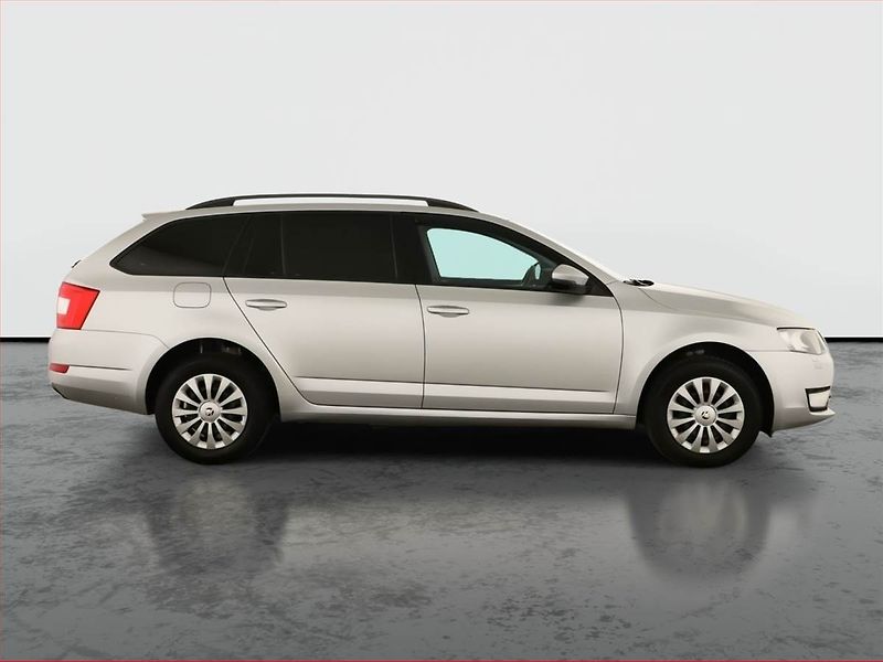 Škoda Octavia (2014) 1.6 TDI, Tempomat - fotka 6 z 13