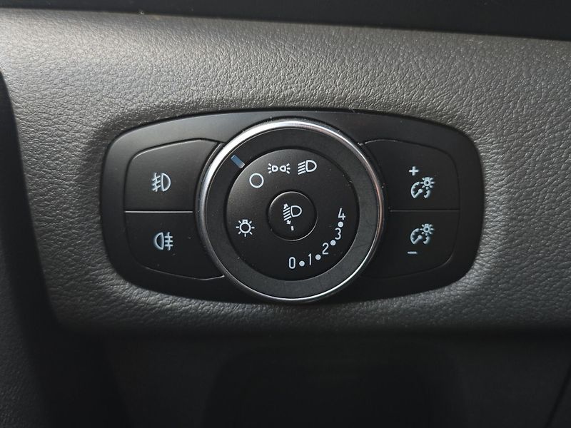 Ford Transit Custom (2021) 2.0 EcoBlue 96kW, 9 míst, DPH, - fotka 14 z 20