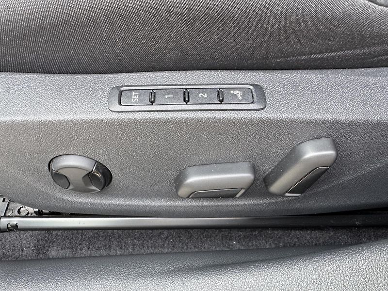 Škoda Octavia (2023) RS 2.0 TSI 180kW DSG | MATRIX - fotka 19 z 44