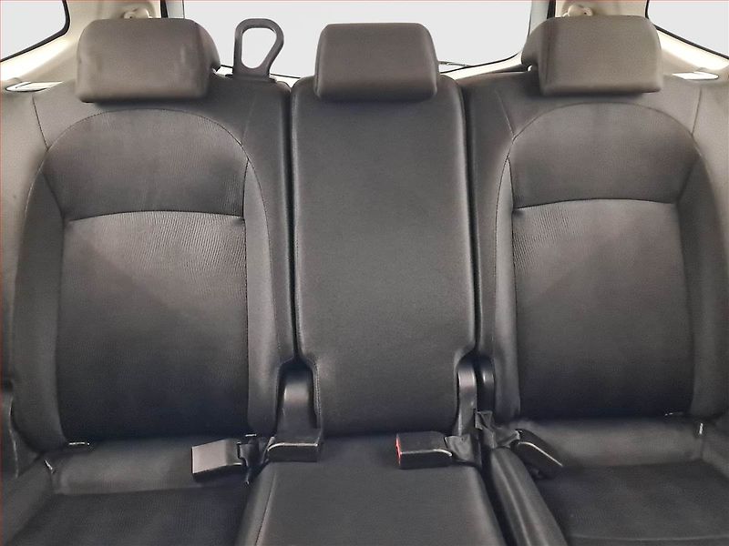 Nissan Qashqai (2011) 2.0 dCi, 4X4, Automat, 7 míst - fotka 10 z 20