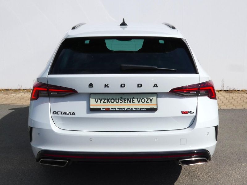 Škoda Octavia (2023) Combi RS 2.0 TDI 147KW 4x4 - fotka 11 z 30