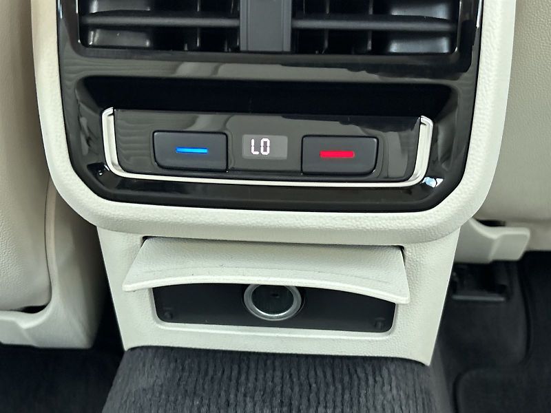 Volkswagen Passat (2018) Variant 2.0 TDI 4Motion DSG Hi - fotka 24 z 27
