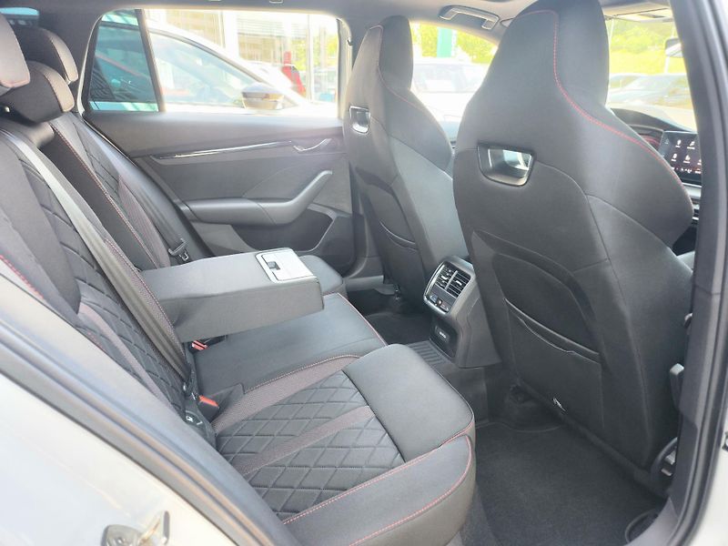 Škoda Octavia RS 2.0 TDI 147 kw DSG 4x4 Comb - fotka 23 z 26