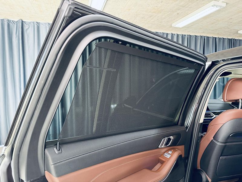 BMW X7 (2021) 4.0d*xDrive*NEZ.TOP*TAŽ*LASER  - fotka 38 z 47
