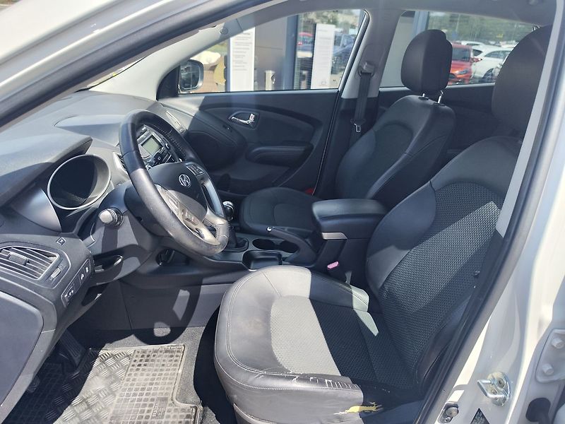 Hyundai ix35 1.7 CRDI/85kW trikolor - fotka 15 z 26