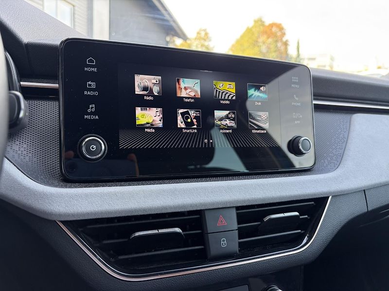 Škoda Scala 1.0TSI 85kW TOP SELECTION 6M - fotka 19 z 23