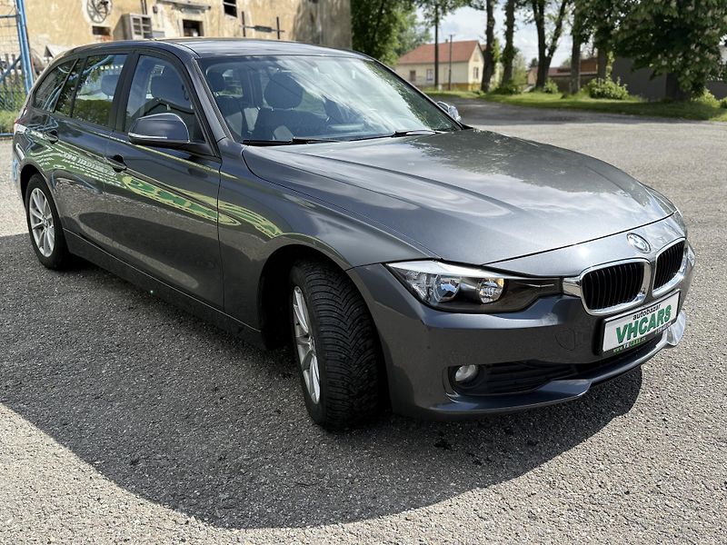 BMW Řada 3 318D - fotka 3 z 22