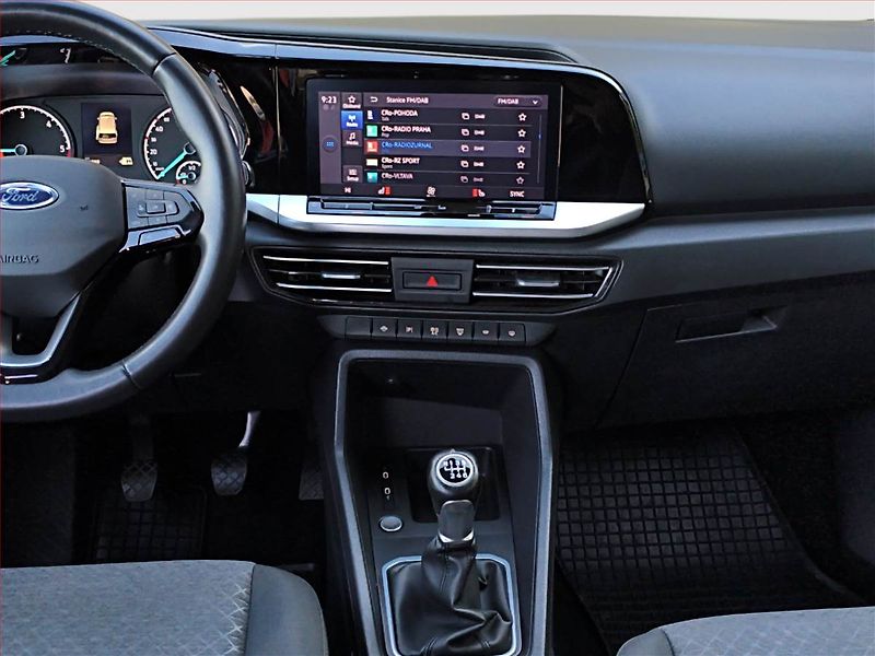 Ford Tourneo Connect (2022) Titanium 2.0 EcoBlue, 5Míst - fotka 12 z 18