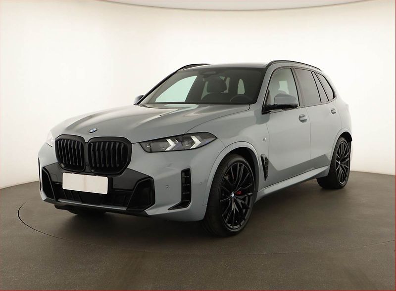 BMW X5 (2025) xDrive40i, M PAKET, DPH - fotka 2 z 30